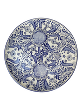 Cargar imagen en el visor de la galería, Plato base Azul con blanco